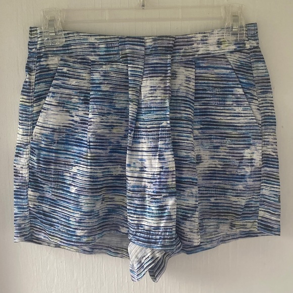 Lululemon &Go Keepsake Shorts In Blurry Belle Multi - Picture 2 of 9